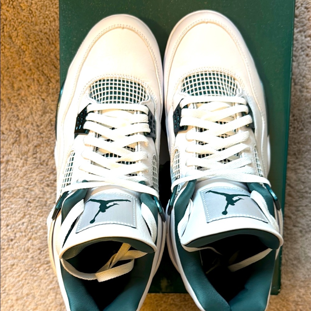 Jordan 4 Retro Like New!